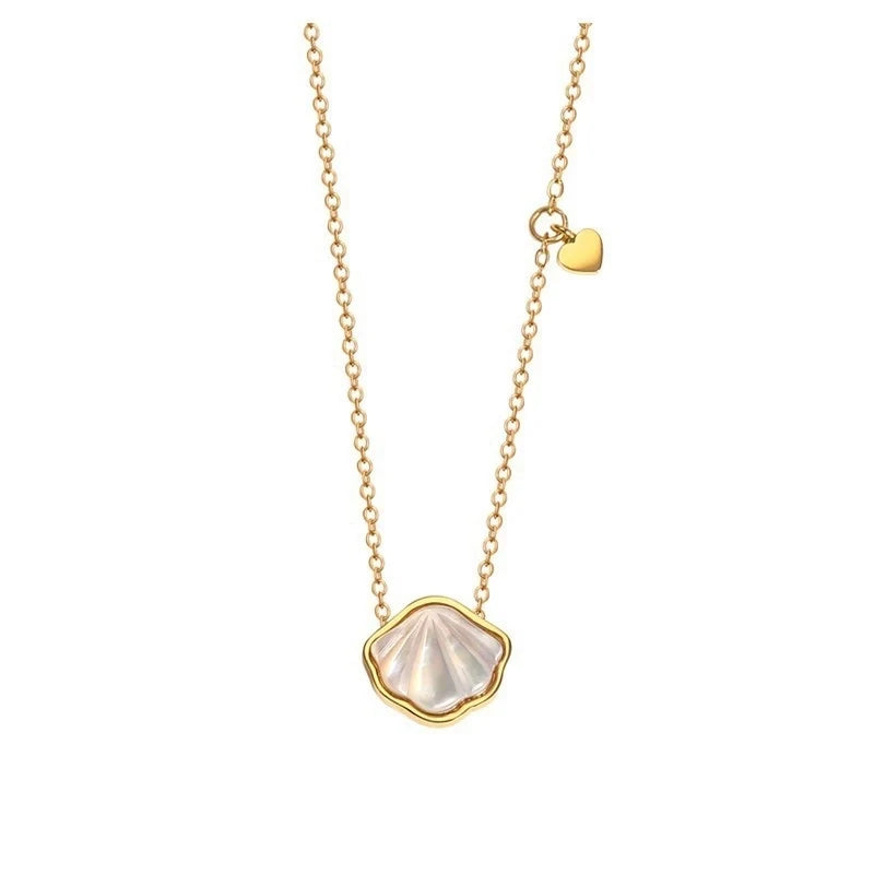 Delicate Shell Necklace with Pearl