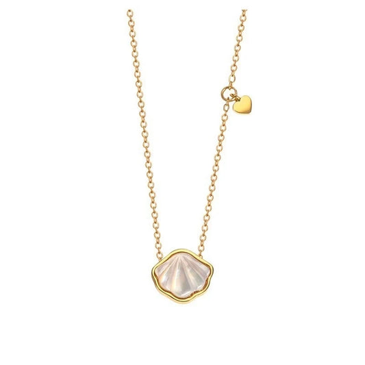 Delicate Shell Necklace with Pearl